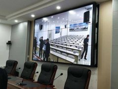 Who should choose LED screen and splicing screen